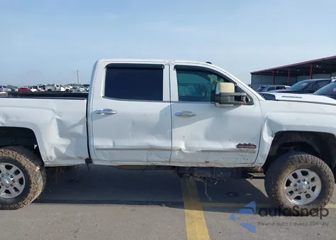 2018 Chevrolet Silverado 2500Hd High Country z USA, uszkodzony, nr VIN 1GC1KXEY6JF199771